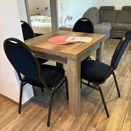 Haus Taunusblick 度假居 兰施泰因